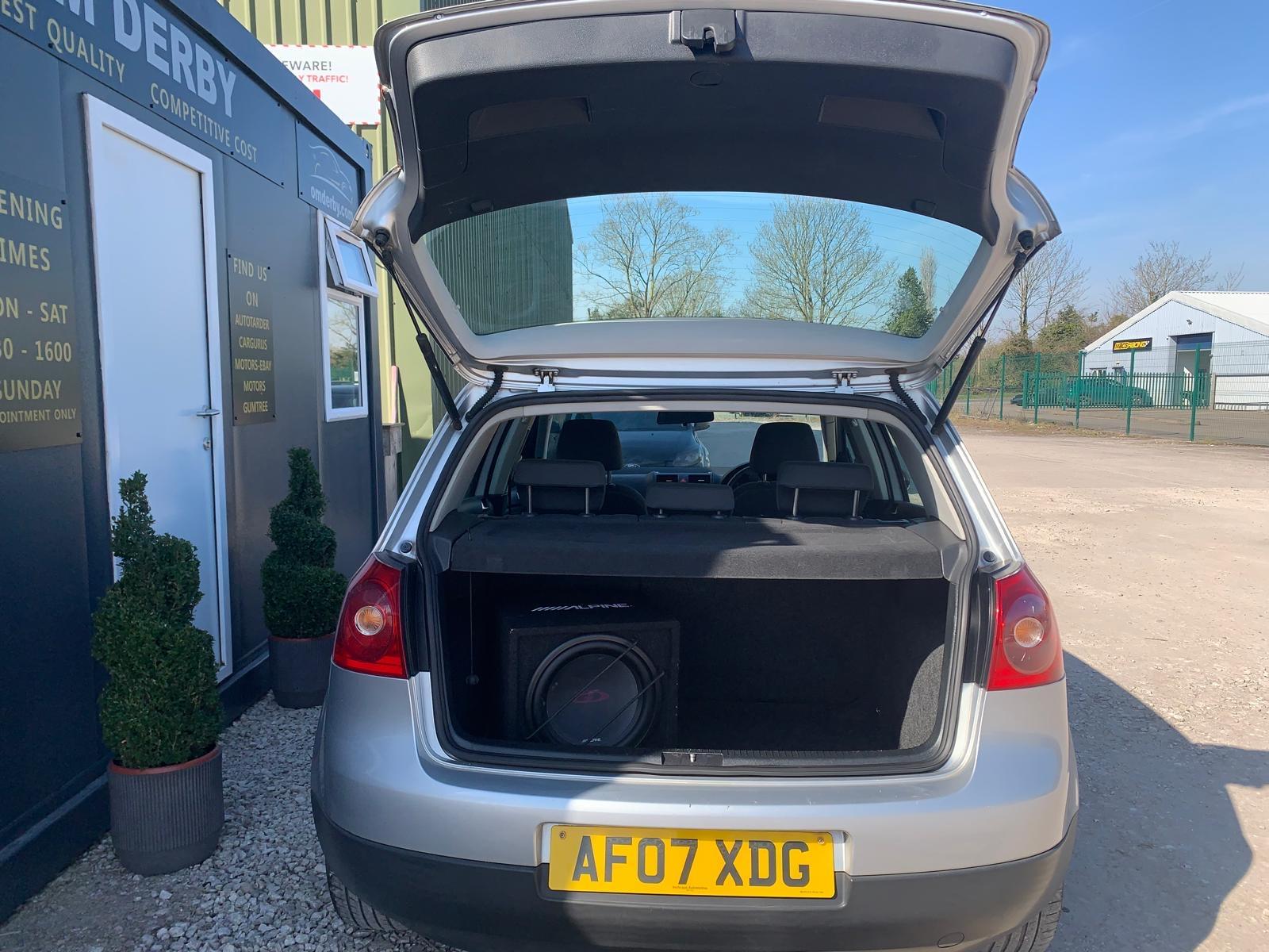 Volkswagen Golf 1.9 TDI S Hatchback 5dr Diesel Manual (143 g/km, 103 bhp)