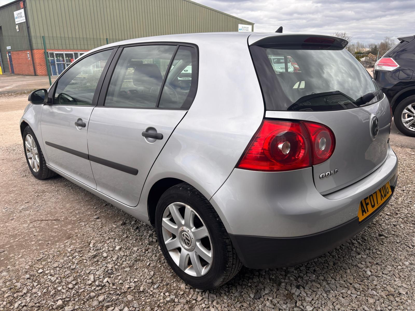 Volkswagen Golf 1.9 TDI S Hatchback 5dr Diesel Manual (143 g/km, 103 bhp)
