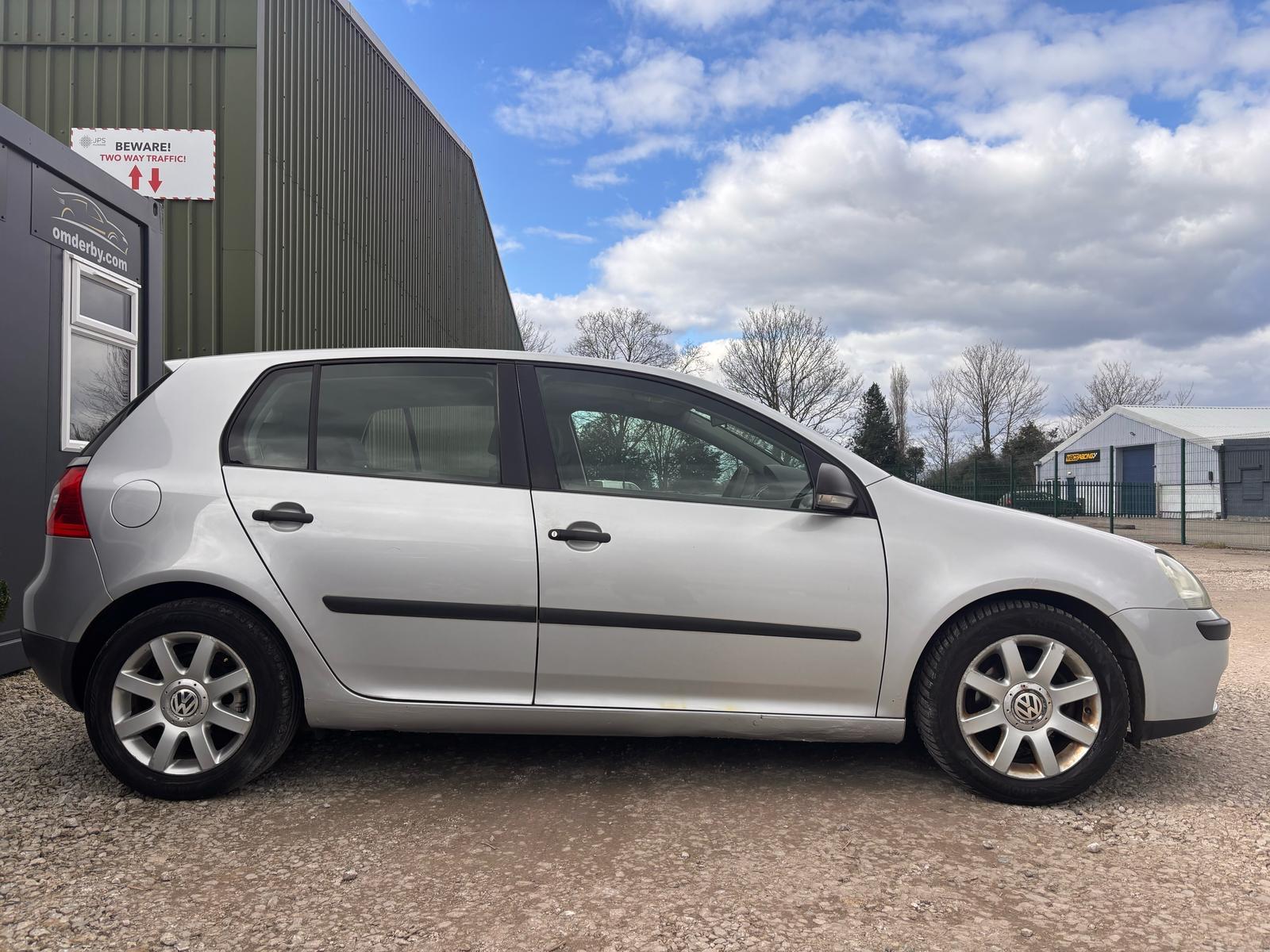 Volkswagen Golf 1.9 TDI S Hatchback 5dr Diesel Manual (143 g/km, 103 bhp)