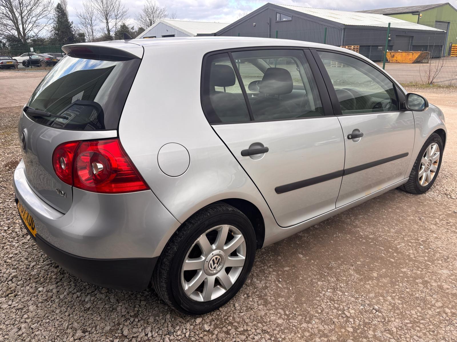 Volkswagen Golf 1.9 TDI S Hatchback 5dr Diesel Manual (143 g/km, 103 bhp)