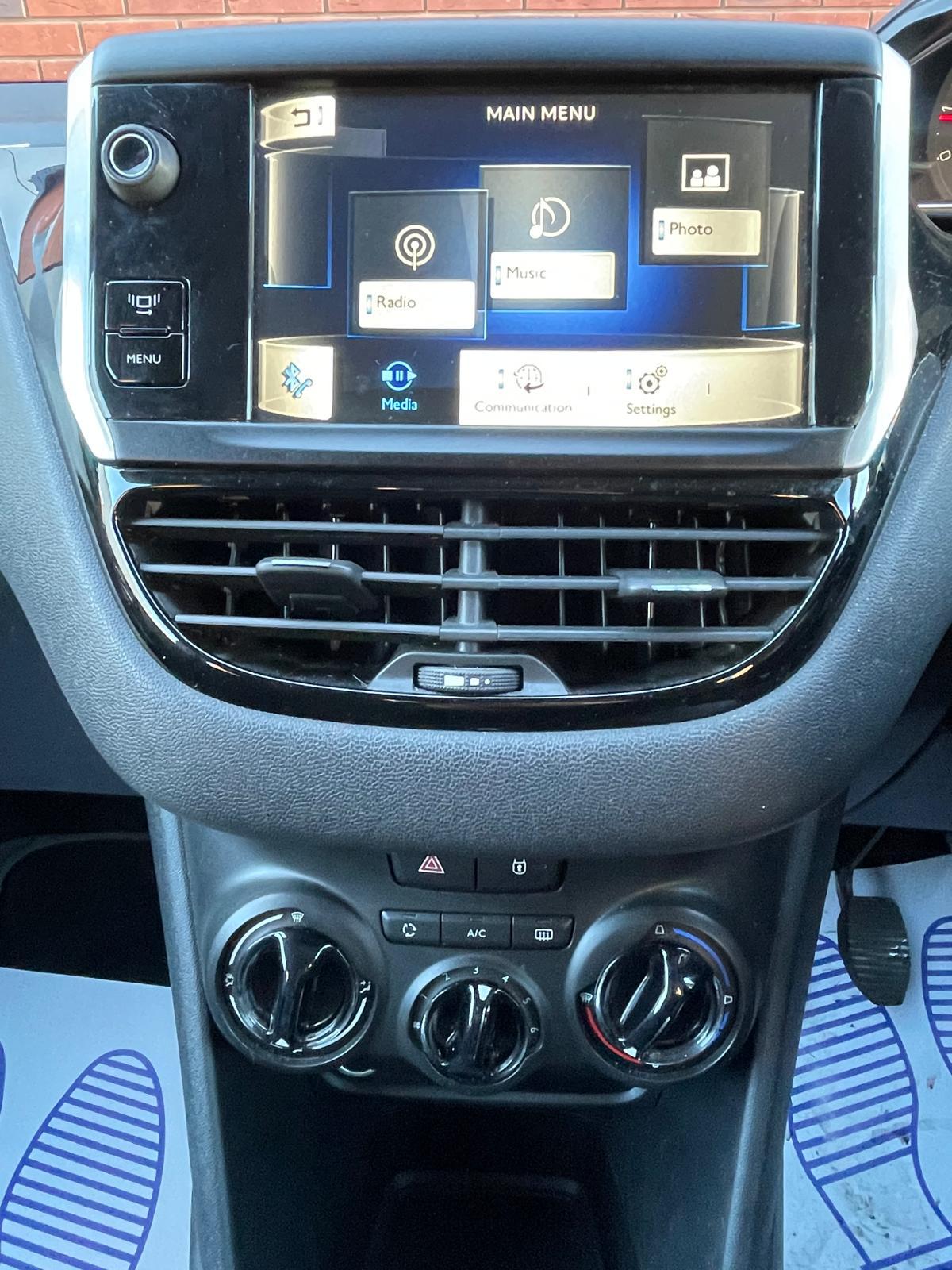 Peugeot 208 1.0 VTi Active Hatchback 5dr Petrol Manual Euro 5 (68 ps)