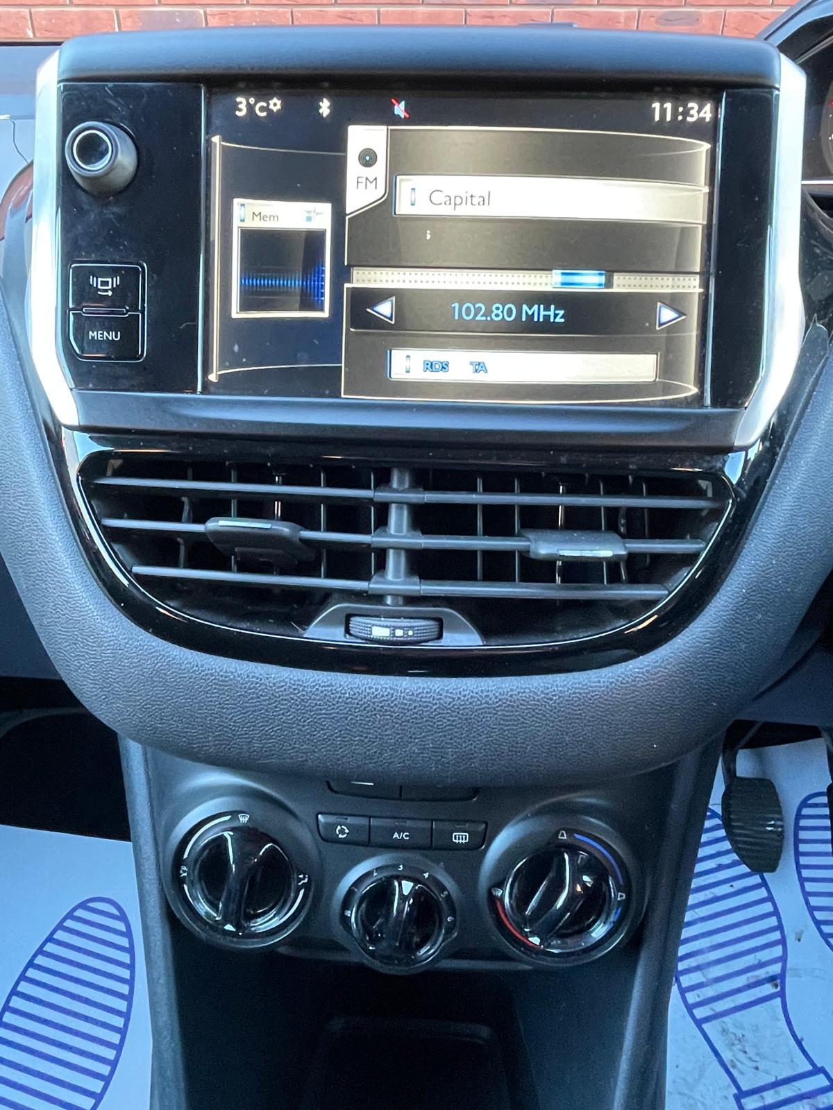 Peugeot 208 1.0 VTi Active Hatchback 5dr Petrol Manual Euro 5 (68 ps)