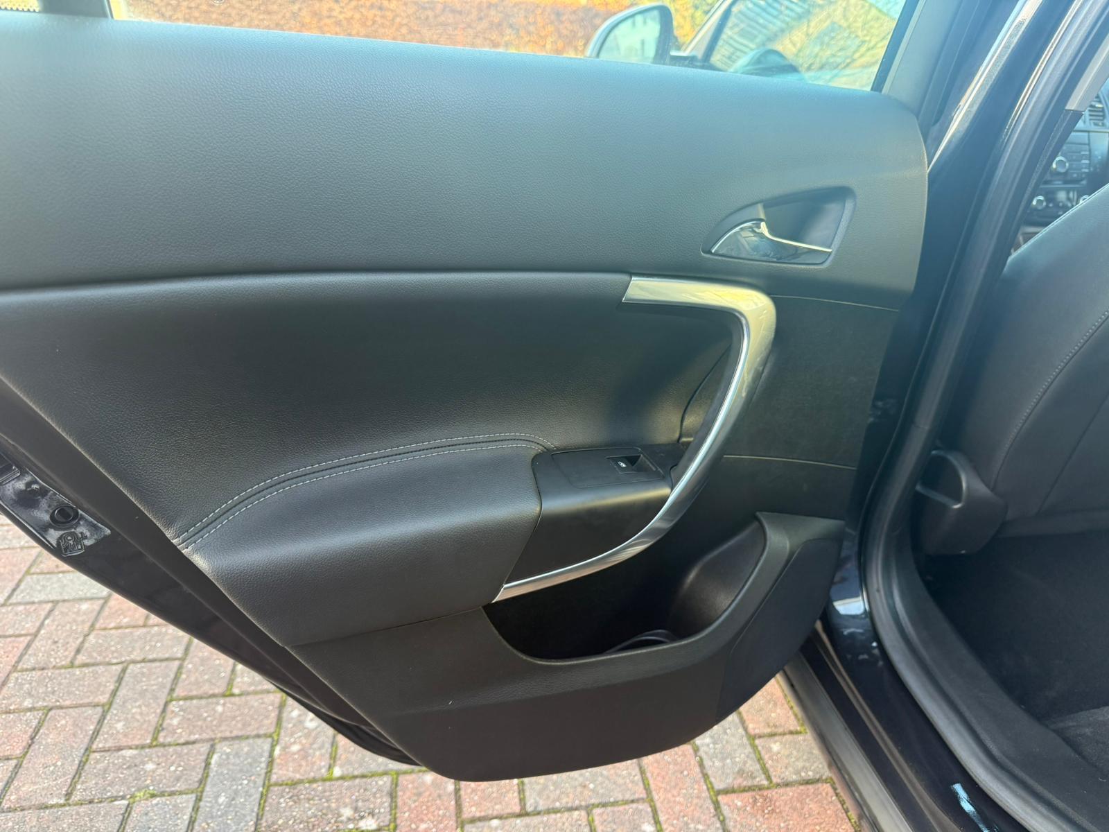 Vauxhall Insignia 2.0 CDTi SE Saloon 4dr Diesel Manual Euro 5 (130 ps)