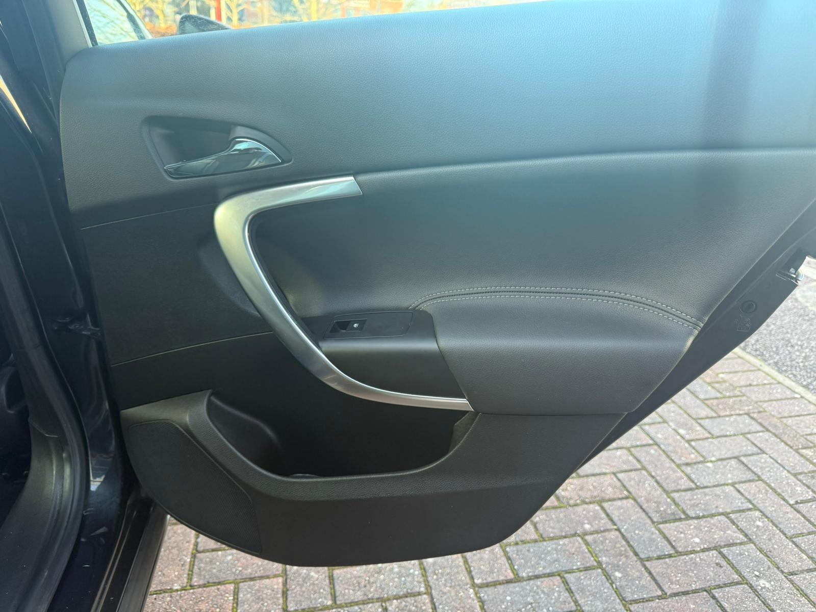 Vauxhall Insignia 2.0 CDTi SE Saloon 4dr Diesel Manual Euro 5 (130 ps)