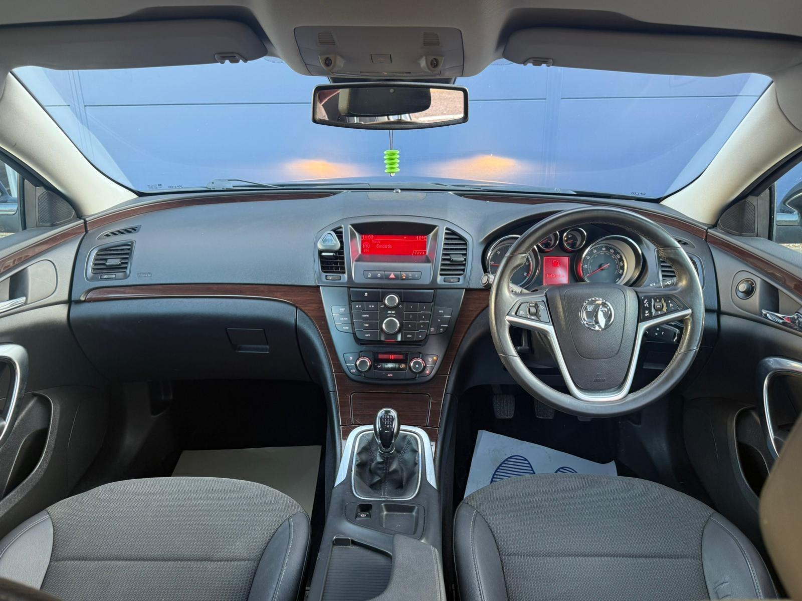 Vauxhall Insignia 2.0 CDTi SE Saloon 4dr Diesel Manual Euro 5 (130 ps)