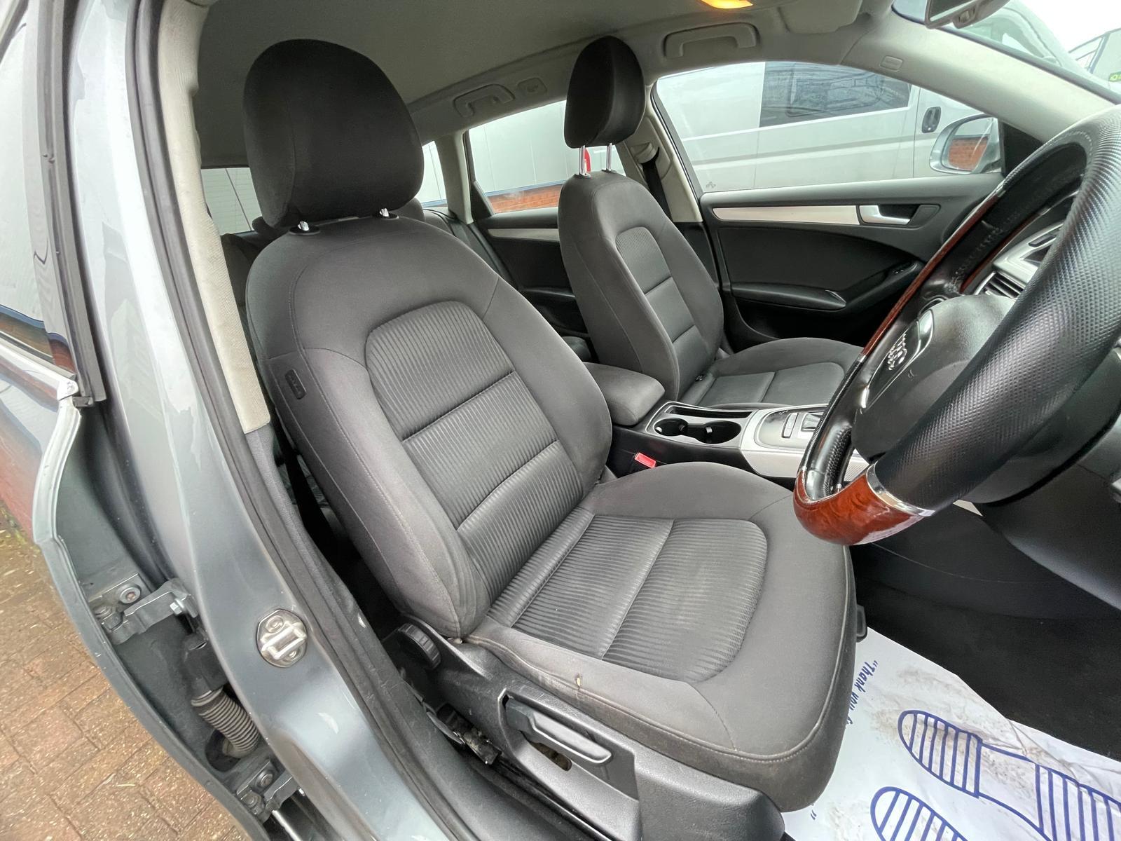 Audi A4 Avant 2.0 TDI Executive SE Estate 5dr Diesel Multitronic Euro 4 (143 ps)