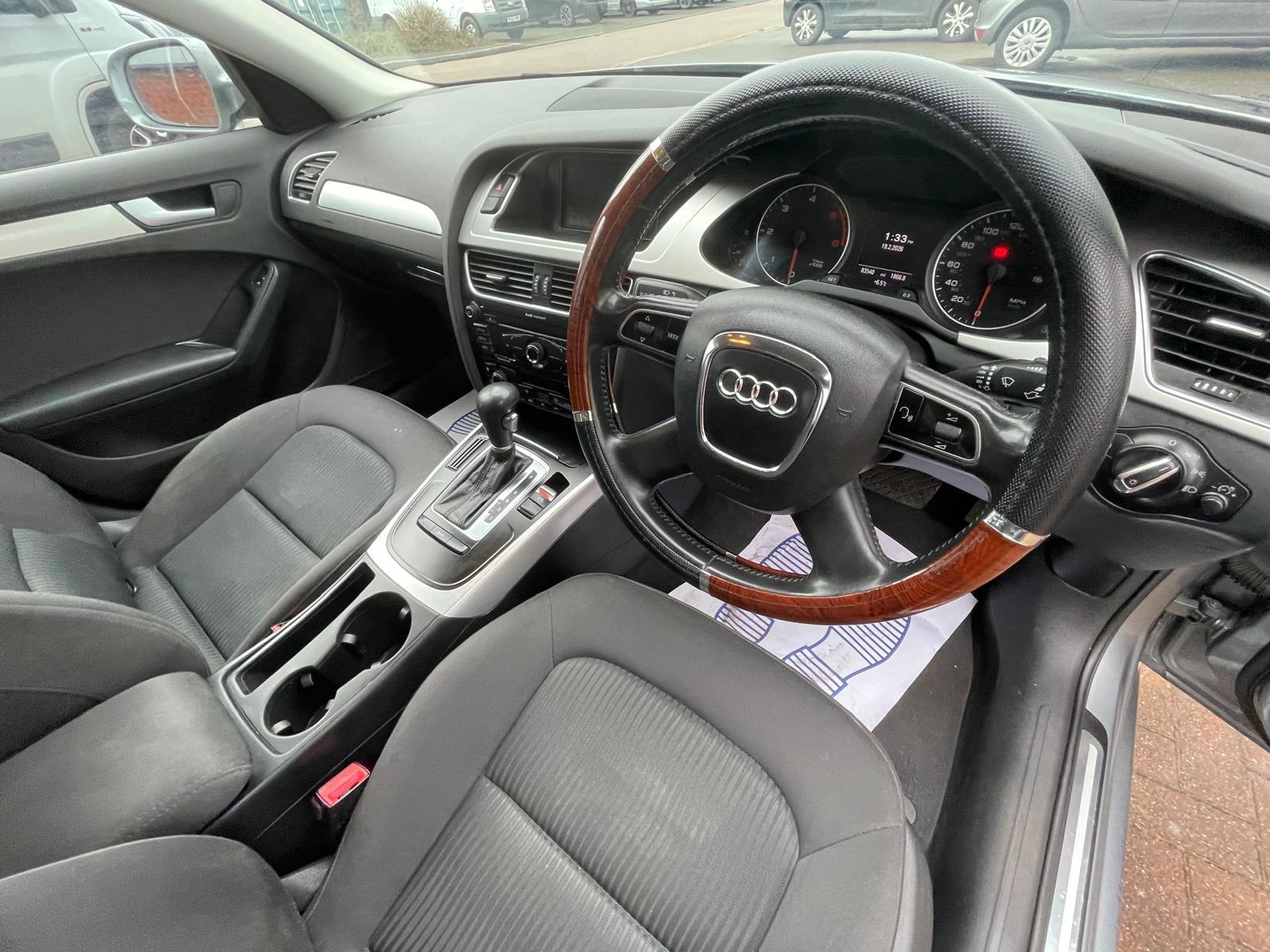 Audi A4 Avant 2.0 TDI Executive SE Estate 5dr Diesel Multitronic Euro 4 (143 ps)