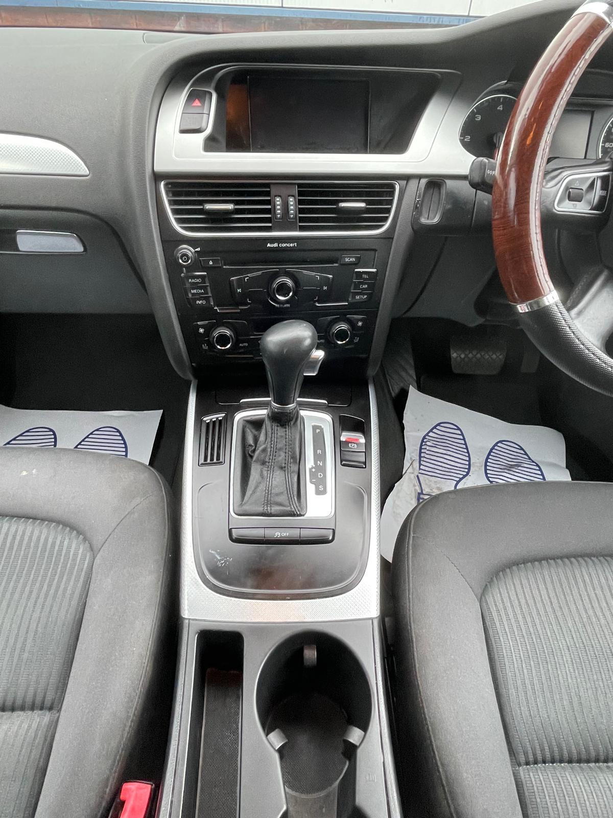 Audi A4 Avant 2.0 TDI Executive SE Estate 5dr Diesel Multitronic Euro 4 (143 ps)