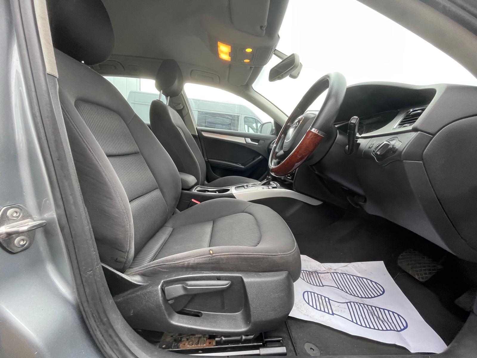 Audi A4 Avant 2.0 TDI Executive SE Estate 5dr Diesel Multitronic Euro 4 (143 ps)