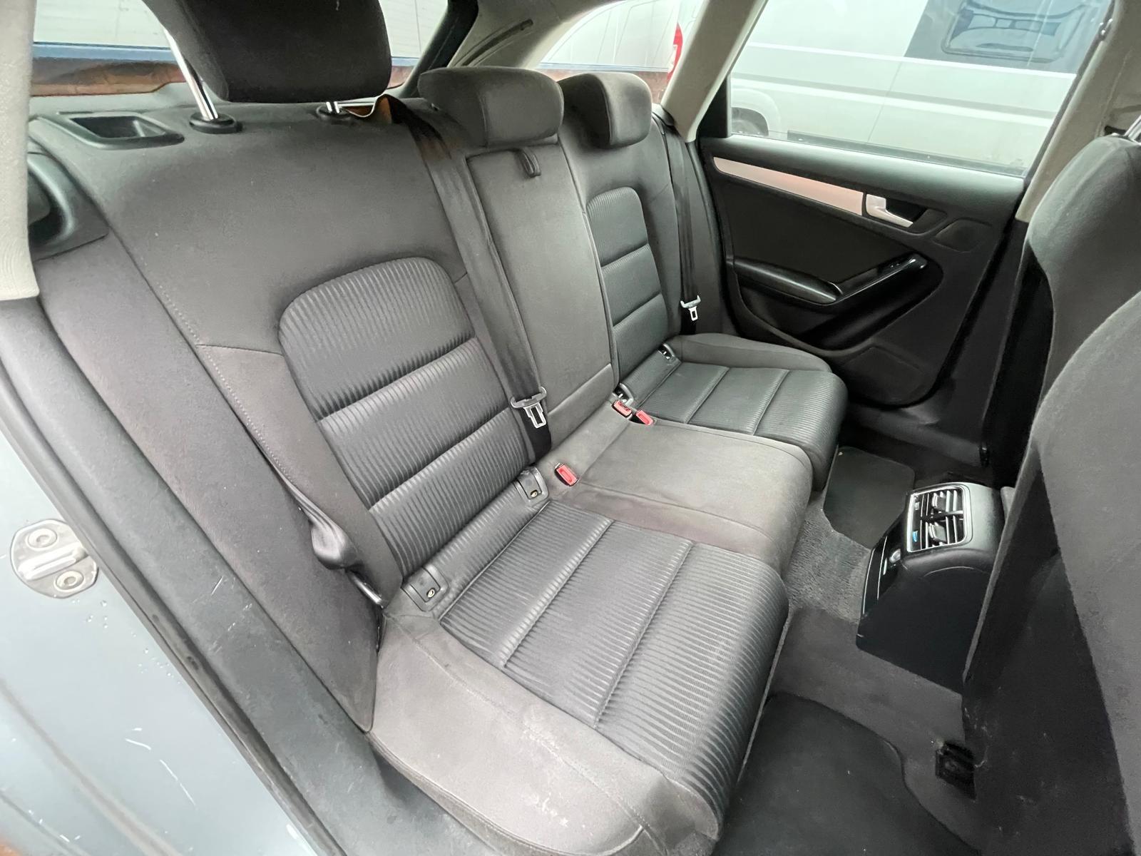 Audi A4 Avant 2.0 TDI Executive SE Estate 5dr Diesel Multitronic Euro 4 (143 ps)