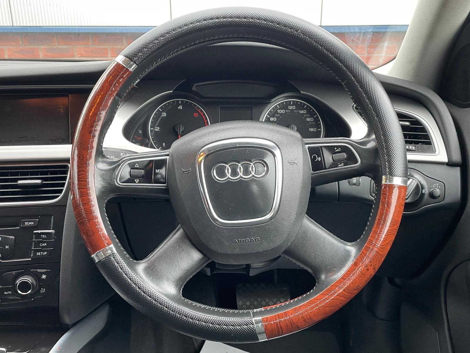 Audi A4 Avant 2.0 TDI Executive SE Estate 5dr Diesel Multitronic Euro 4 (143 ps)