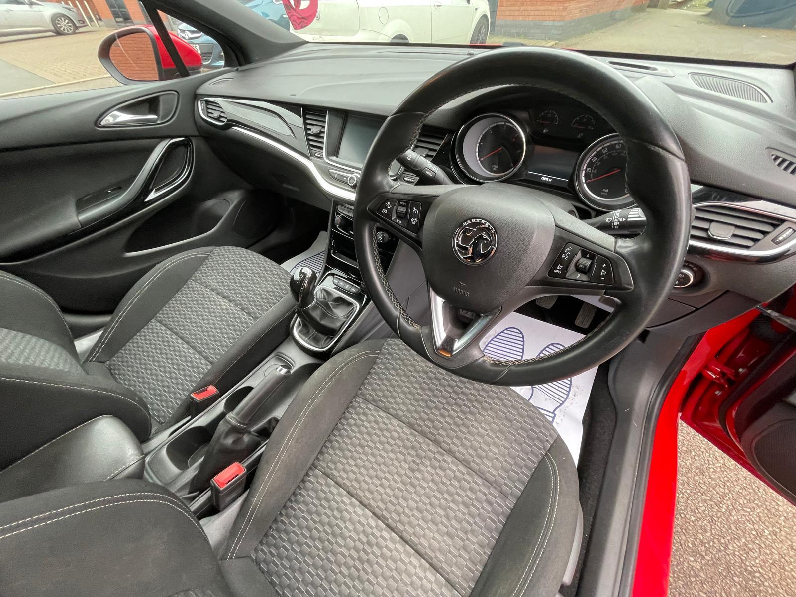 Vauxhall Astra 1.6 CDTi ecoTEC BlueInjection SRi Hatchback 5dr Diesel Manual Euro 6 (110 ps)