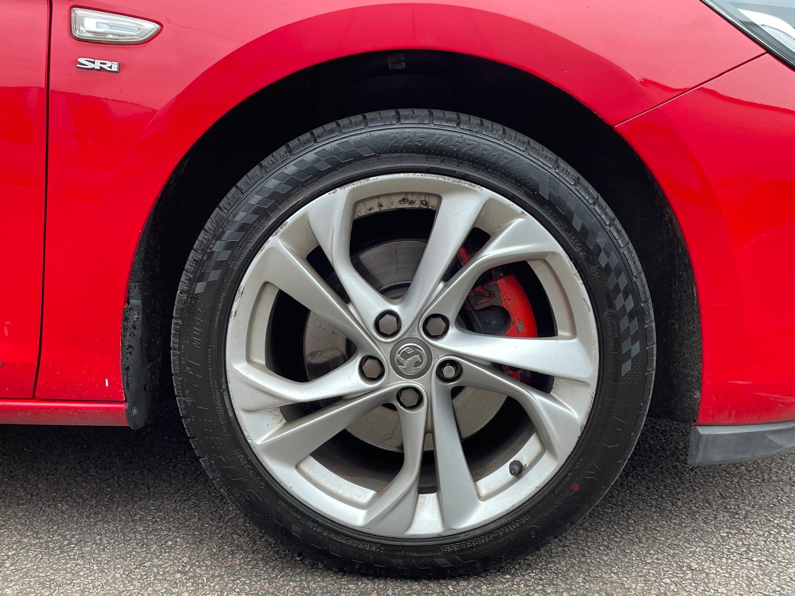 Vauxhall Astra 1.6 CDTi ecoTEC BlueInjection SRi Hatchback 5dr Diesel Manual Euro 6 (110 ps)