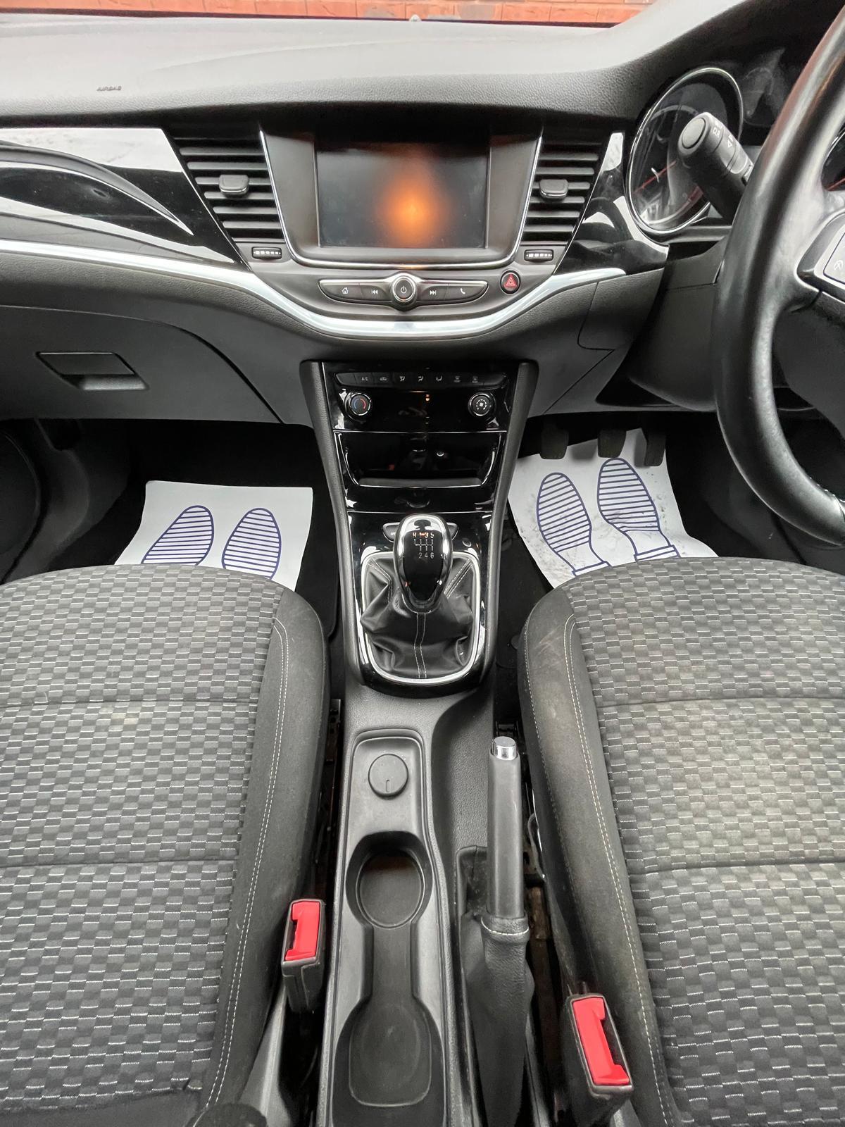 Vauxhall Astra 1.6 CDTi ecoTEC BlueInjection SRi Hatchback 5dr Diesel Manual Euro 6 (110 ps)