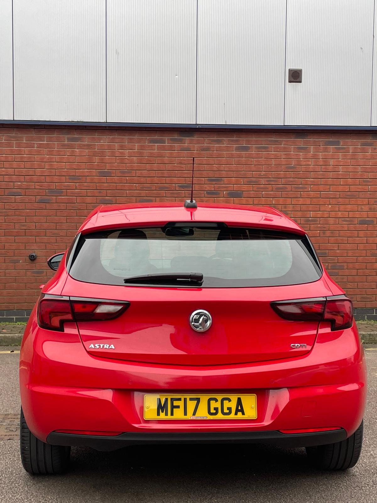 Vauxhall Astra 1.6 CDTi ecoTEC BlueInjection SRi Hatchback 5dr Diesel Manual Euro 6 (110 ps)