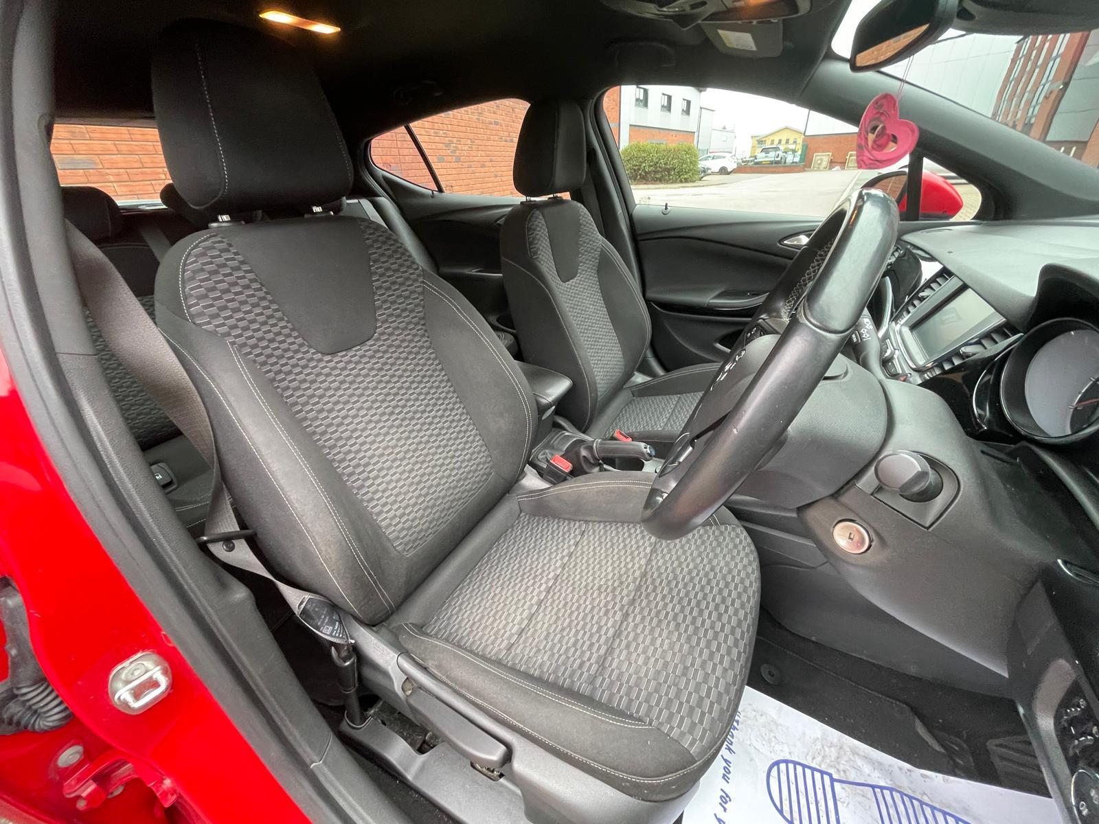 Vauxhall Astra 1.6 CDTi ecoTEC BlueInjection SRi Hatchback 5dr Diesel Manual Euro 6 (110 ps)