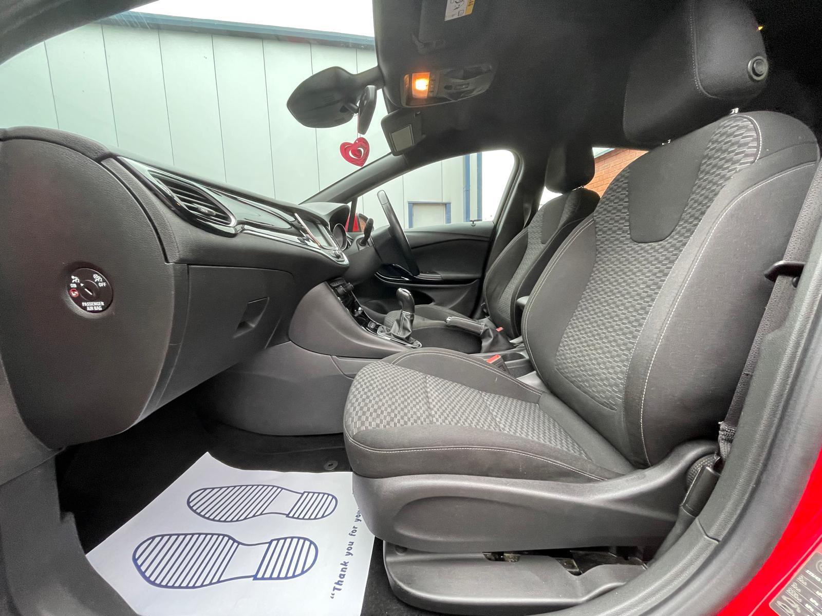 Vauxhall Astra 1.6 CDTi ecoTEC BlueInjection SRi Hatchback 5dr Diesel Manual Euro 6 (110 ps)