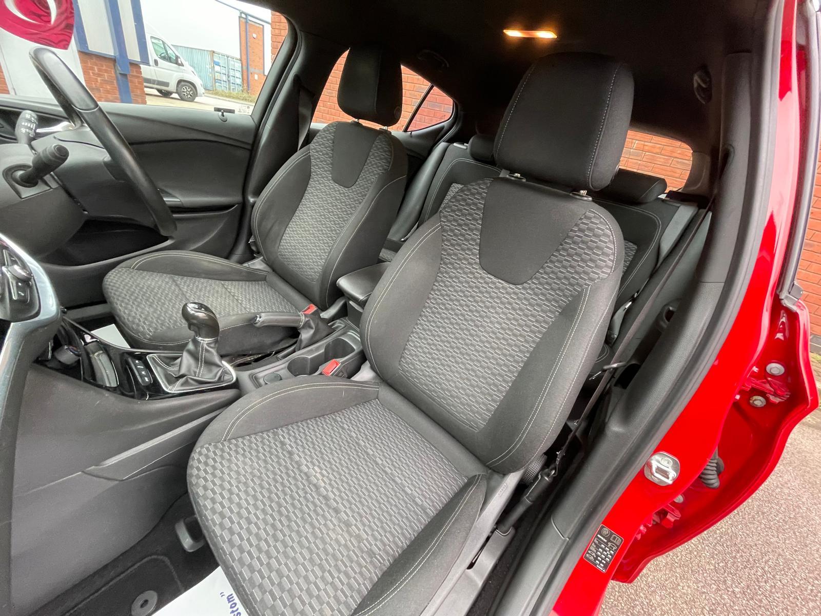 Vauxhall Astra 1.6 CDTi ecoTEC BlueInjection SRi Hatchback 5dr Diesel Manual Euro 6 (110 ps)