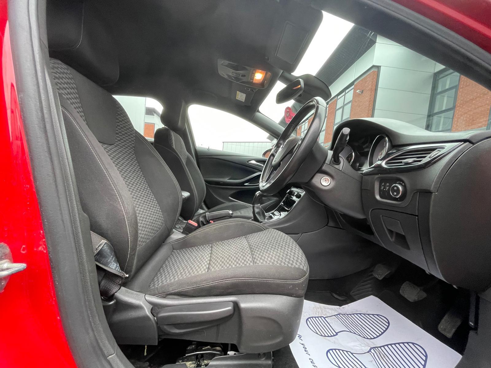 Vauxhall Astra 1.6 CDTi ecoTEC BlueInjection SRi Hatchback 5dr Diesel Manual Euro 6 (110 ps)