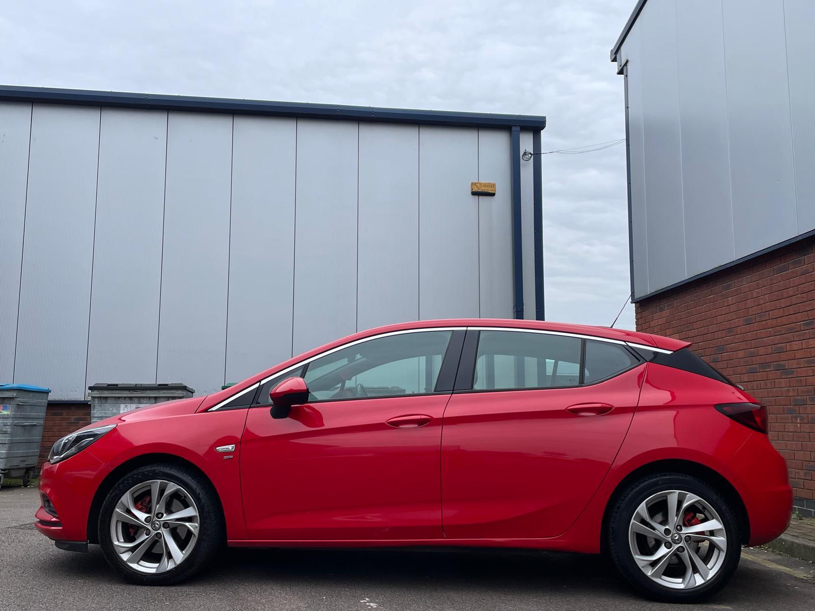 Vauxhall Astra 1.6 CDTi ecoTEC BlueInjection SRi Hatchback 5dr Diesel Manual Euro 6 (110 ps)