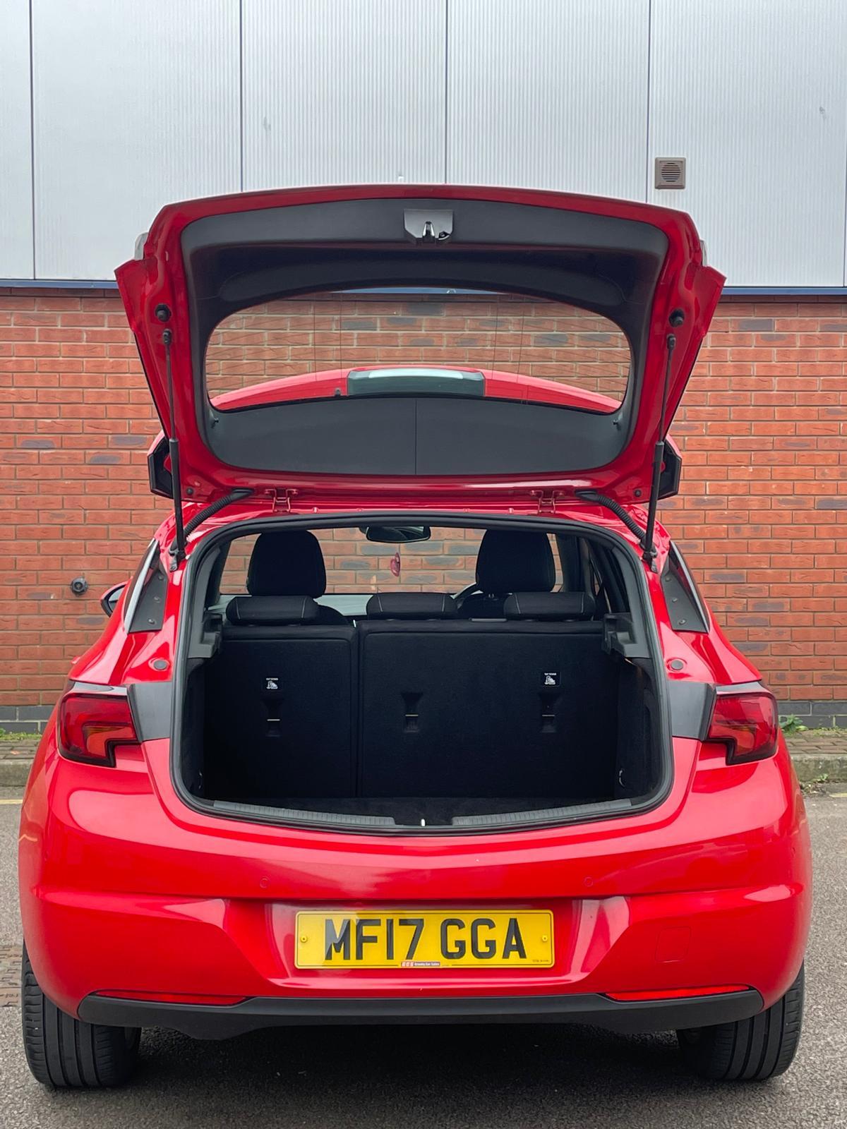 Vauxhall Astra 1.6 CDTi ecoTEC BlueInjection SRi Hatchback 5dr Diesel Manual Euro 6 (110 ps)