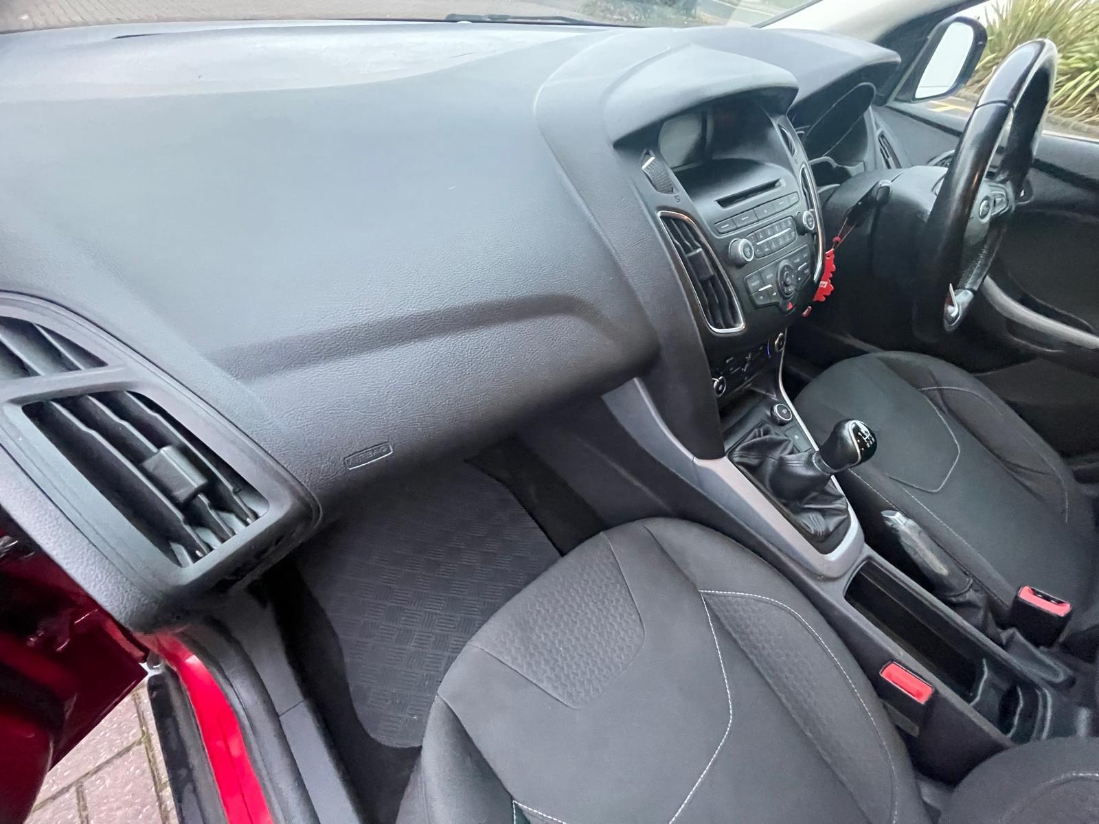 Ford Focus 1.0T EcoBoost Zetec Hatchback 5dr Petrol Manual Euro 6 (s/s) (100 ps)