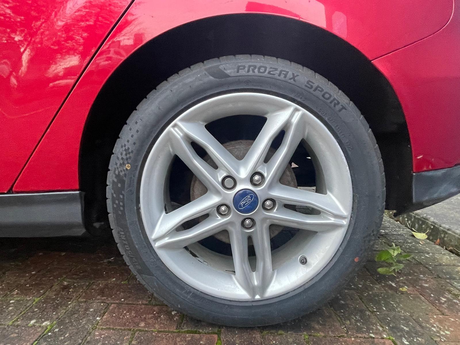 Ford Focus 1.0T EcoBoost Zetec Hatchback 5dr Petrol Manual Euro 6 (s/s) (100 ps)