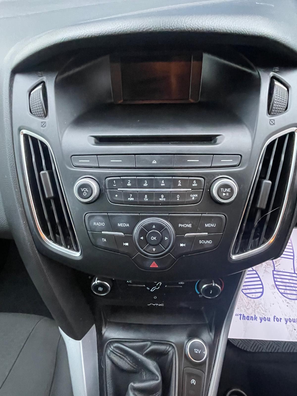 Ford Focus 1.0T EcoBoost Zetec Hatchback 5dr Petrol Manual Euro 6 (s/s) (100 ps)