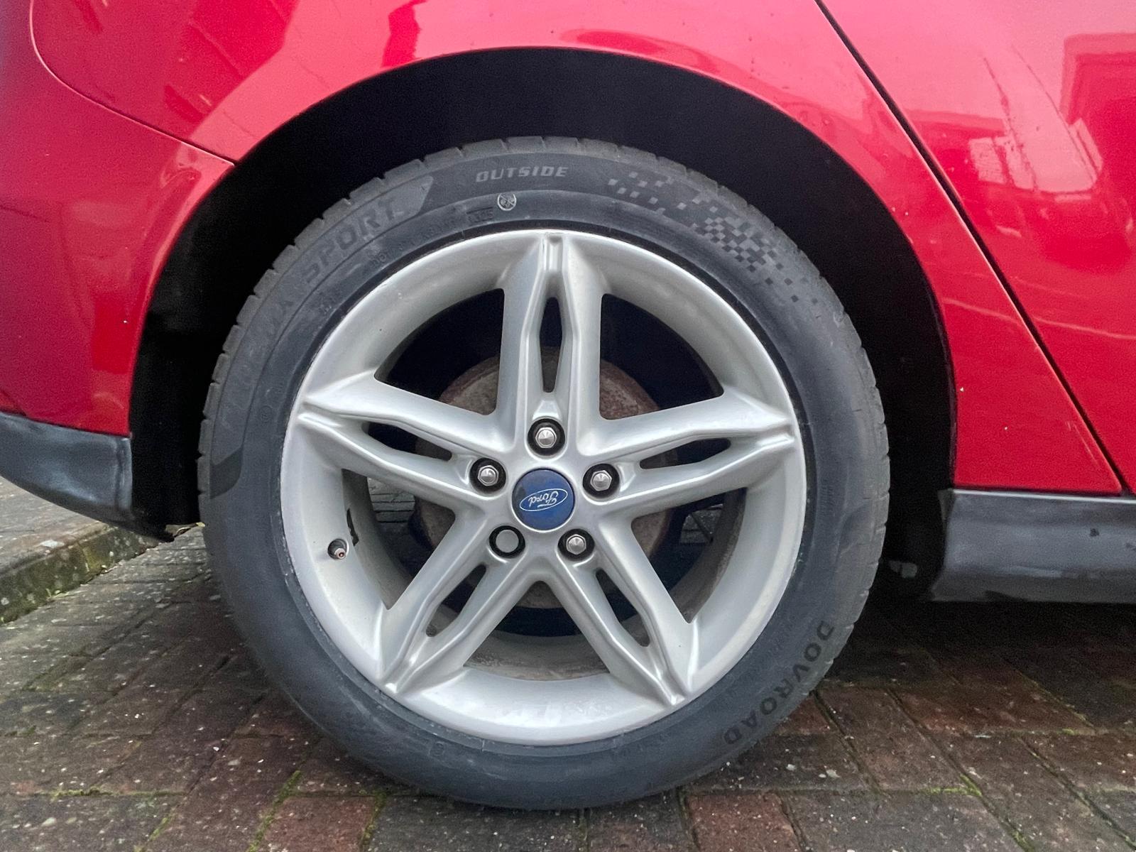 Ford Focus 1.0T EcoBoost Zetec Hatchback 5dr Petrol Manual Euro 6 (s/s) (100 ps)