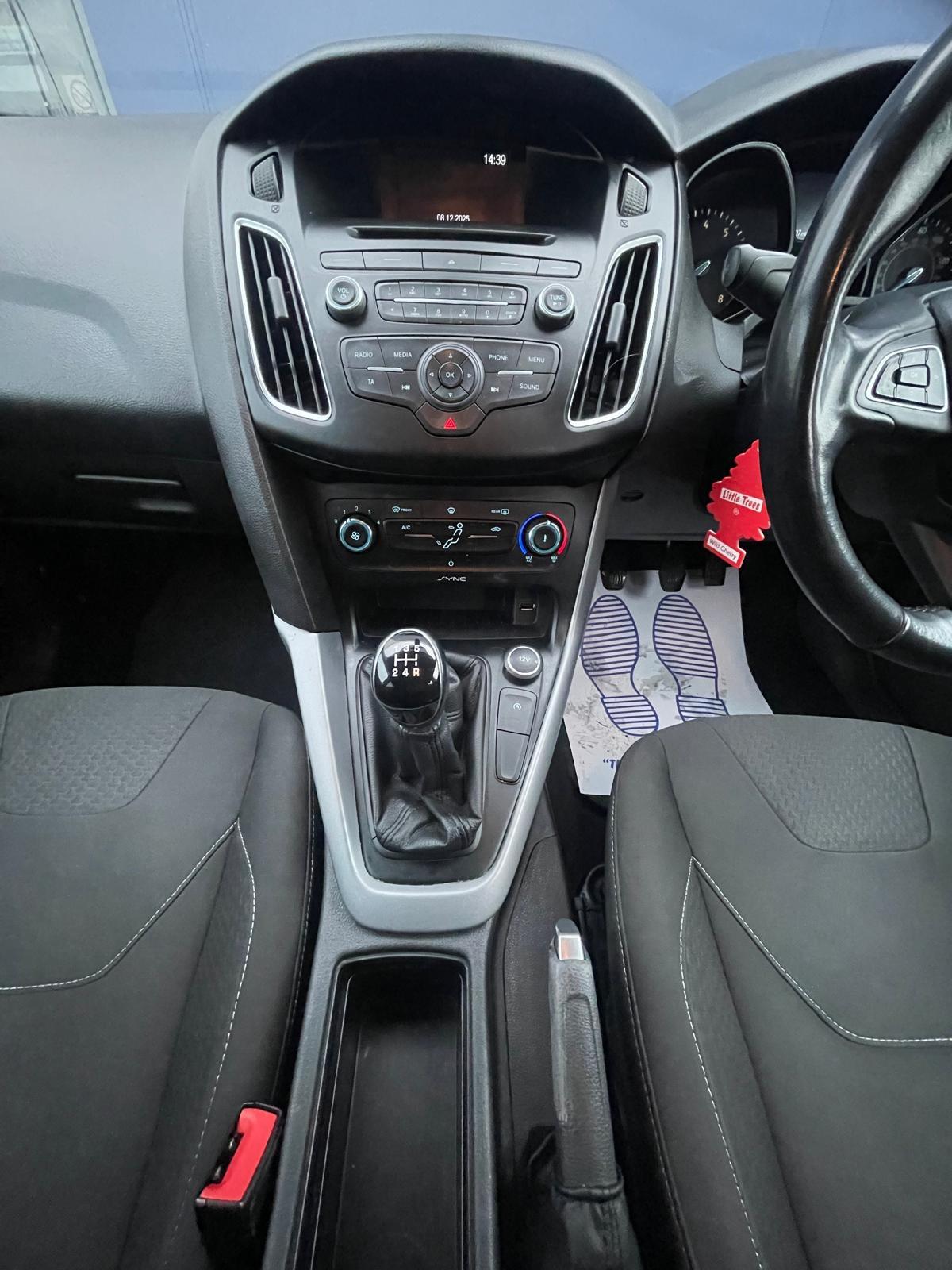 Ford Focus 1.0T EcoBoost Zetec Hatchback 5dr Petrol Manual Euro 6 (s/s) (100 ps)