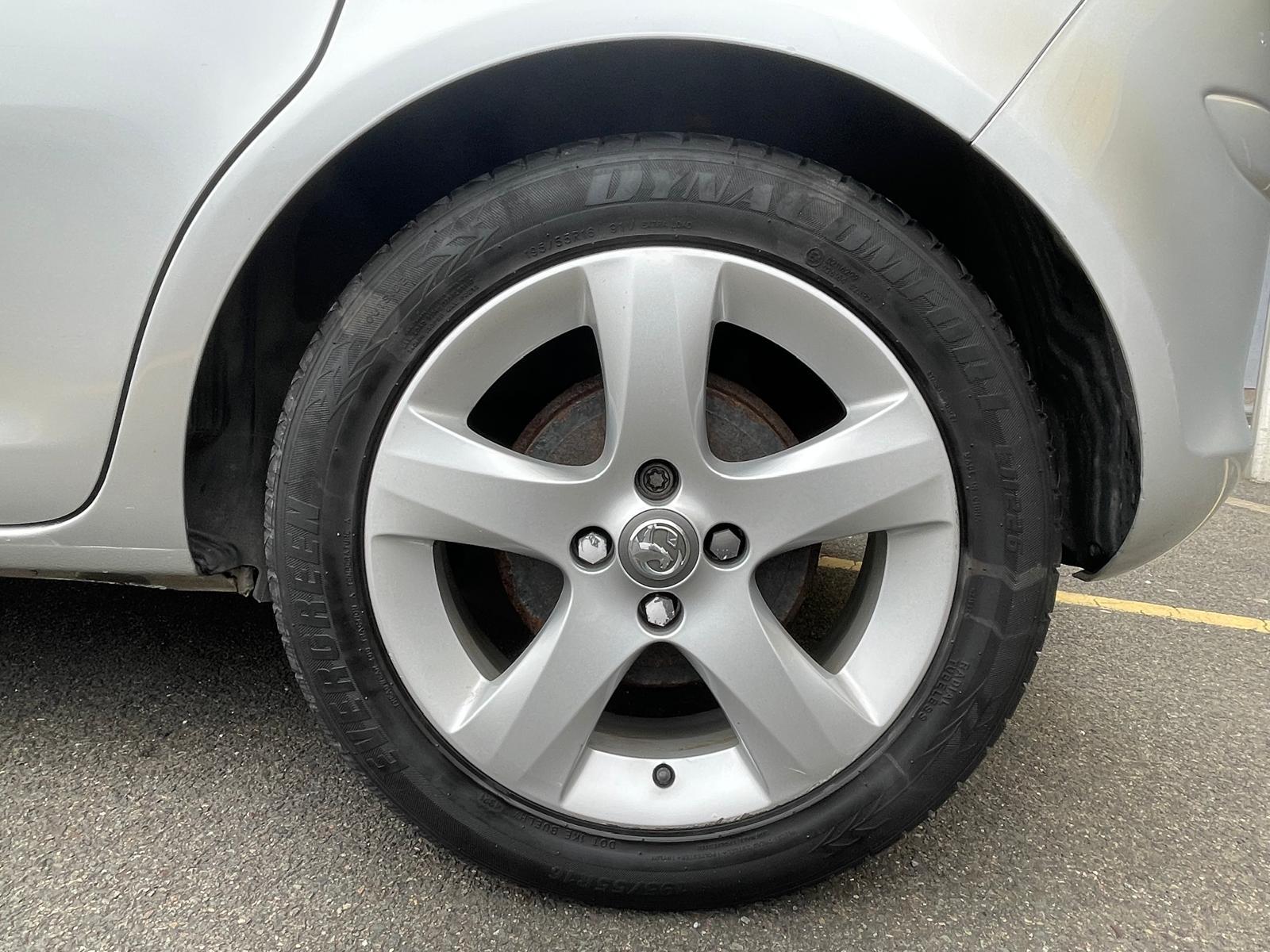 Vauxhall Corsa 1.4 16V SXi Hatchback 5dr Petrol Manual Wide Ratio Euro 5 (A/C) (100 ps)