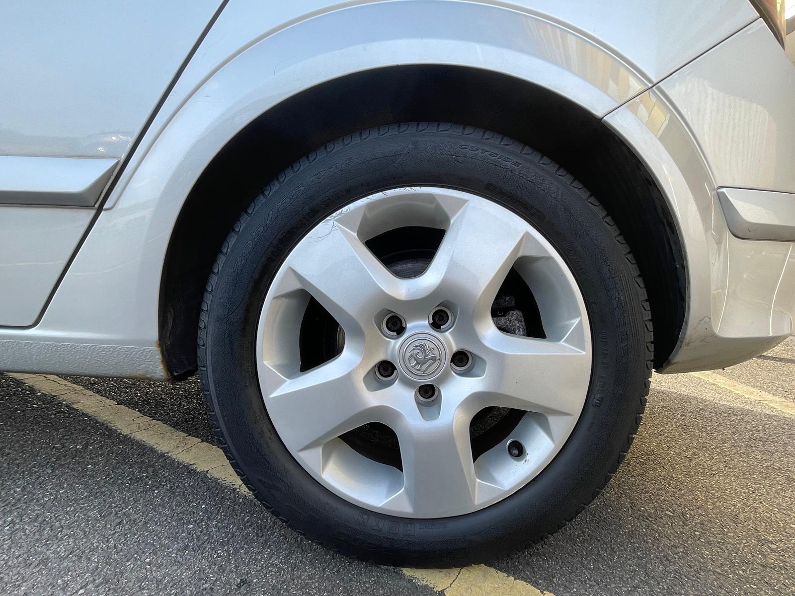 Vauxhall Astra 1.6i 16v Club Hatchback 5dr Petrol Manual (155 g/km, 113 bhp)