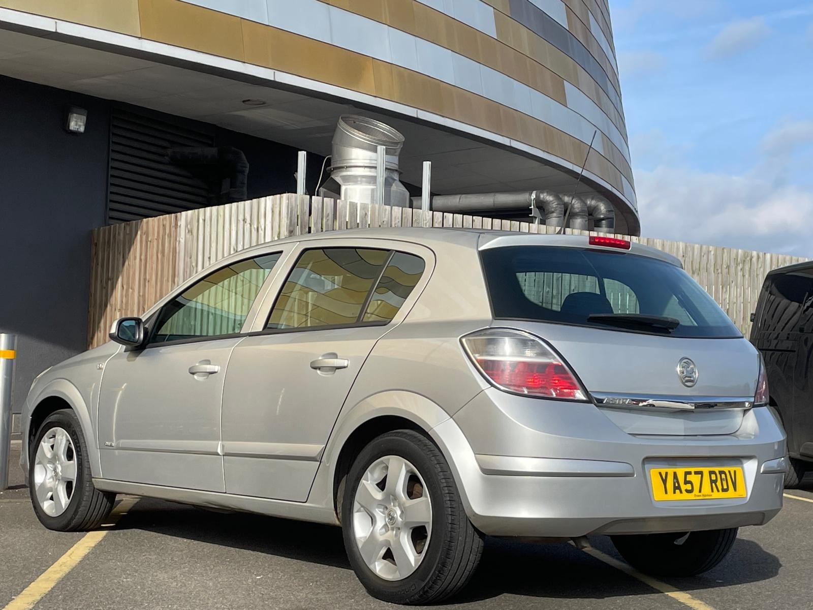 Vauxhall Astra 1.6i 16v Club Hatchback 5dr Petrol Manual (155 g/km, 113 bhp)