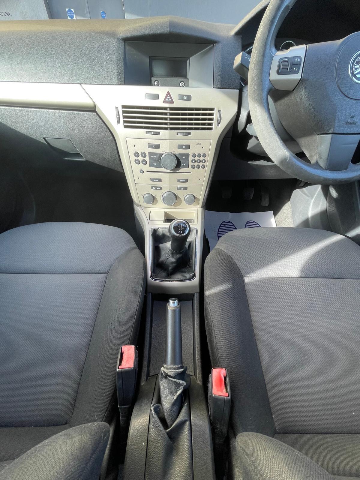 Vauxhall Astra 1.6i 16v Club Hatchback 5dr Petrol Manual (155 g/km, 113 bhp)