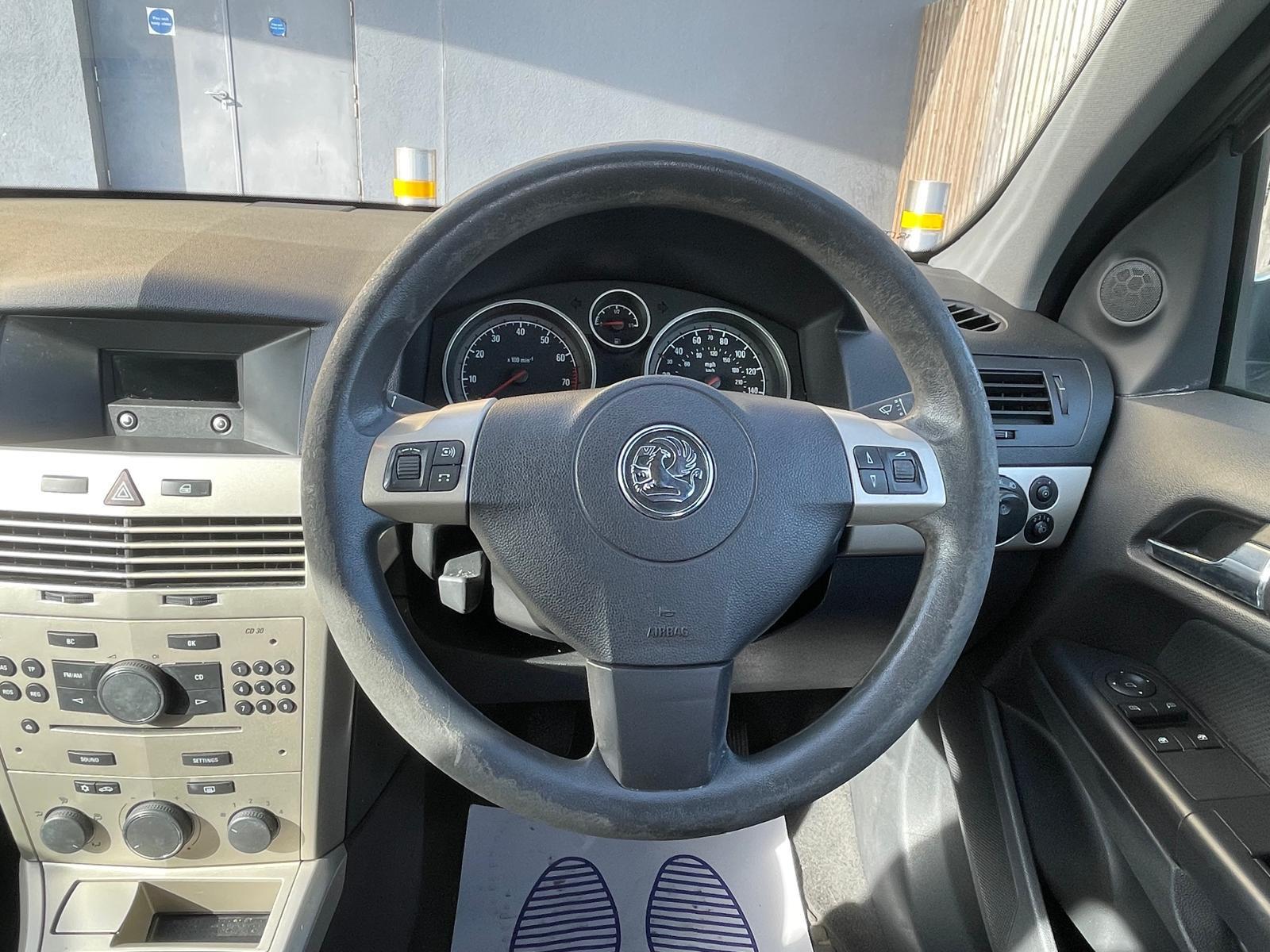 Vauxhall Astra 1.6i 16v Club Hatchback 5dr Petrol Manual (155 g/km, 113 bhp)