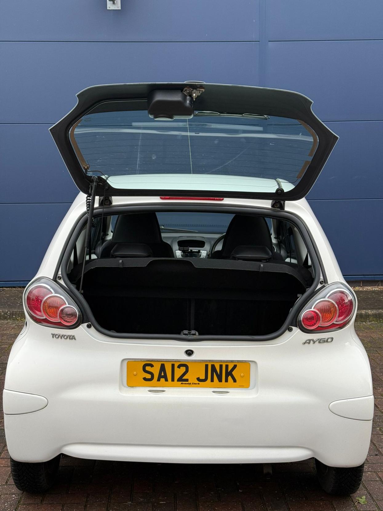 Toyota AYGO 1.0 VVT-i Ice Hatchback 3dr Petrol Manual Euro 5 (67 ps)