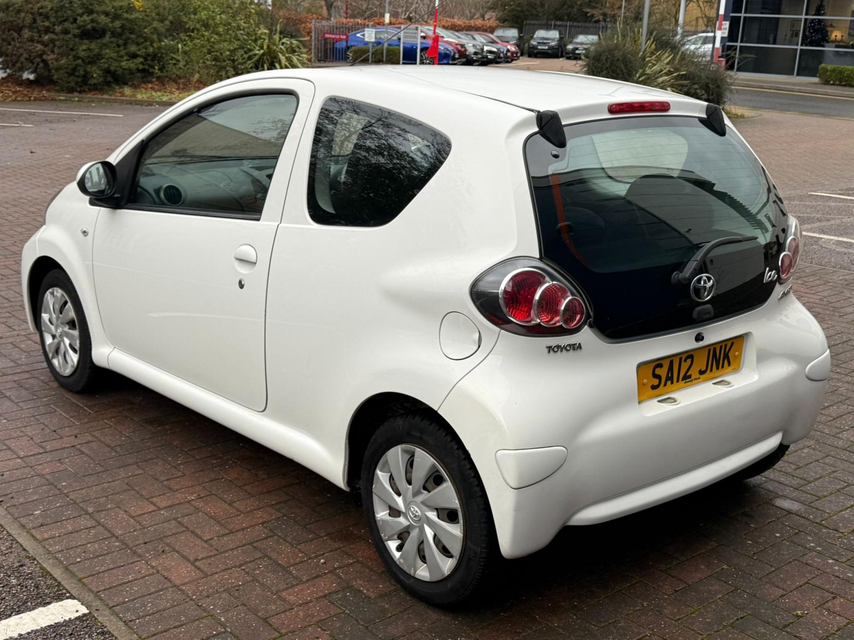 Toyota AYGO 1.0 VVT-i Ice Hatchback 3dr Petrol Manual Euro 5 (67 ps)