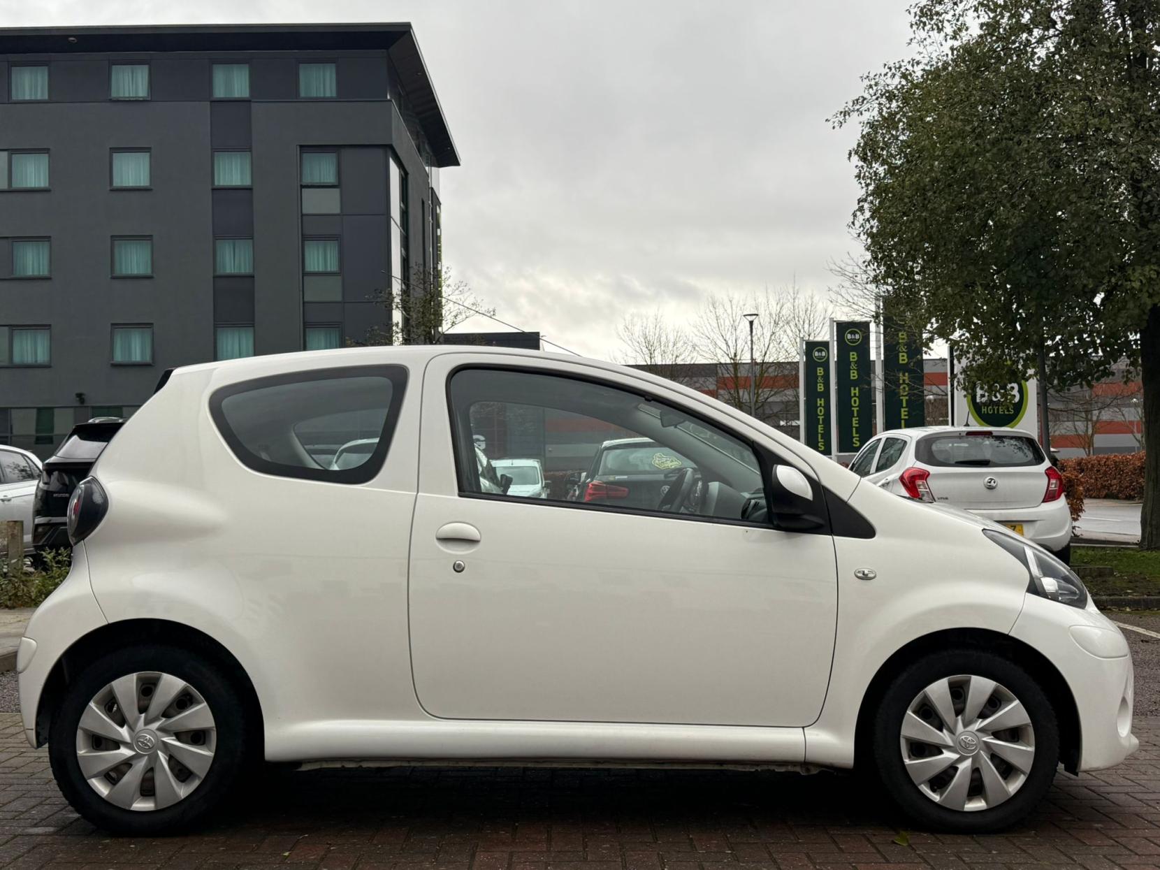 Toyota AYGO 1.0 VVT-i Ice Hatchback 3dr Petrol Manual Euro 5 (67 ps)