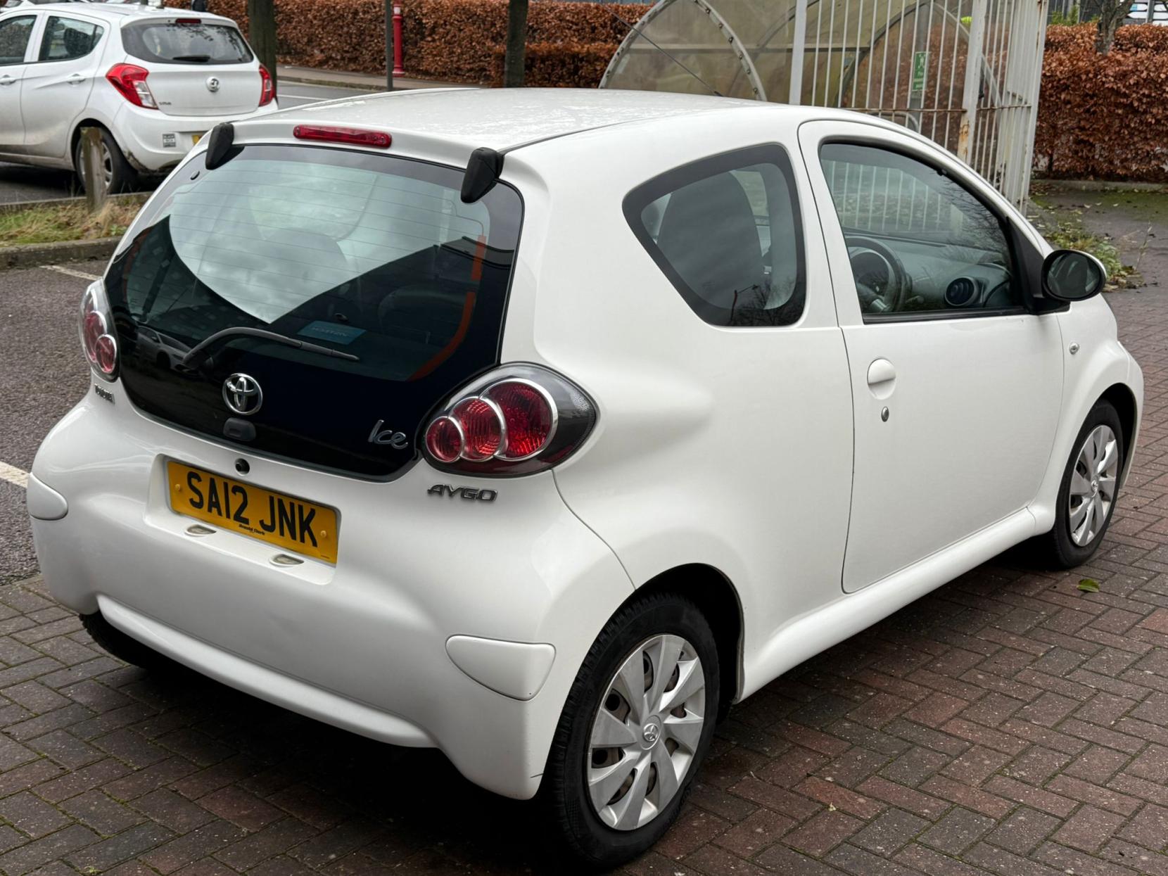 Toyota AYGO 1.0 VVT-i Ice Hatchback 3dr Petrol Manual Euro 5 (67 ps)