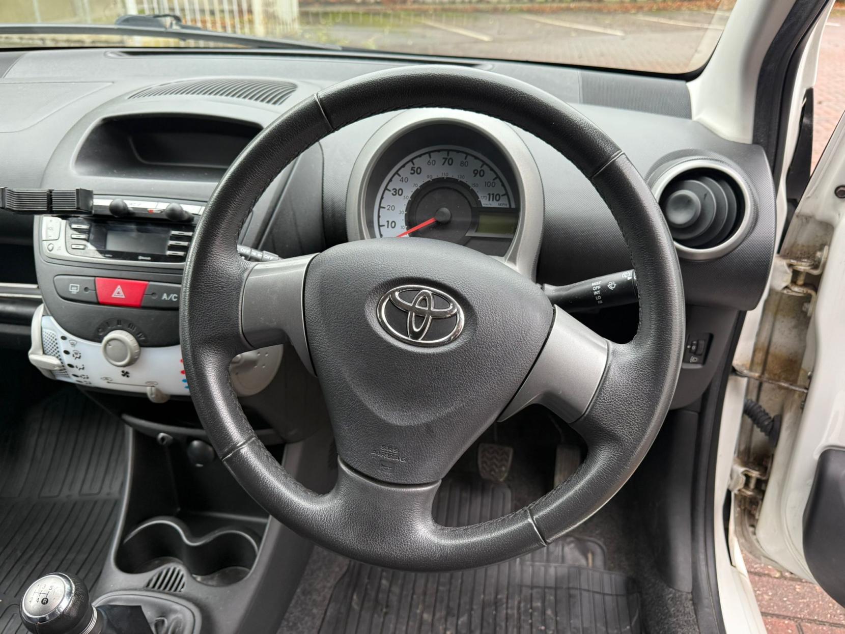 Toyota AYGO 1.0 VVT-i Ice Hatchback 3dr Petrol Manual Euro 5 (67 ps)