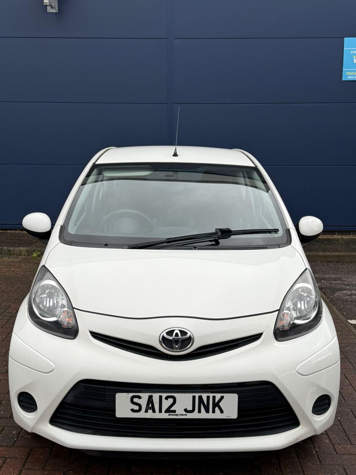 Toyota AYGO 1.0 VVT-i Ice Hatchback 3dr Petrol Manual Euro 5 (67 ps)