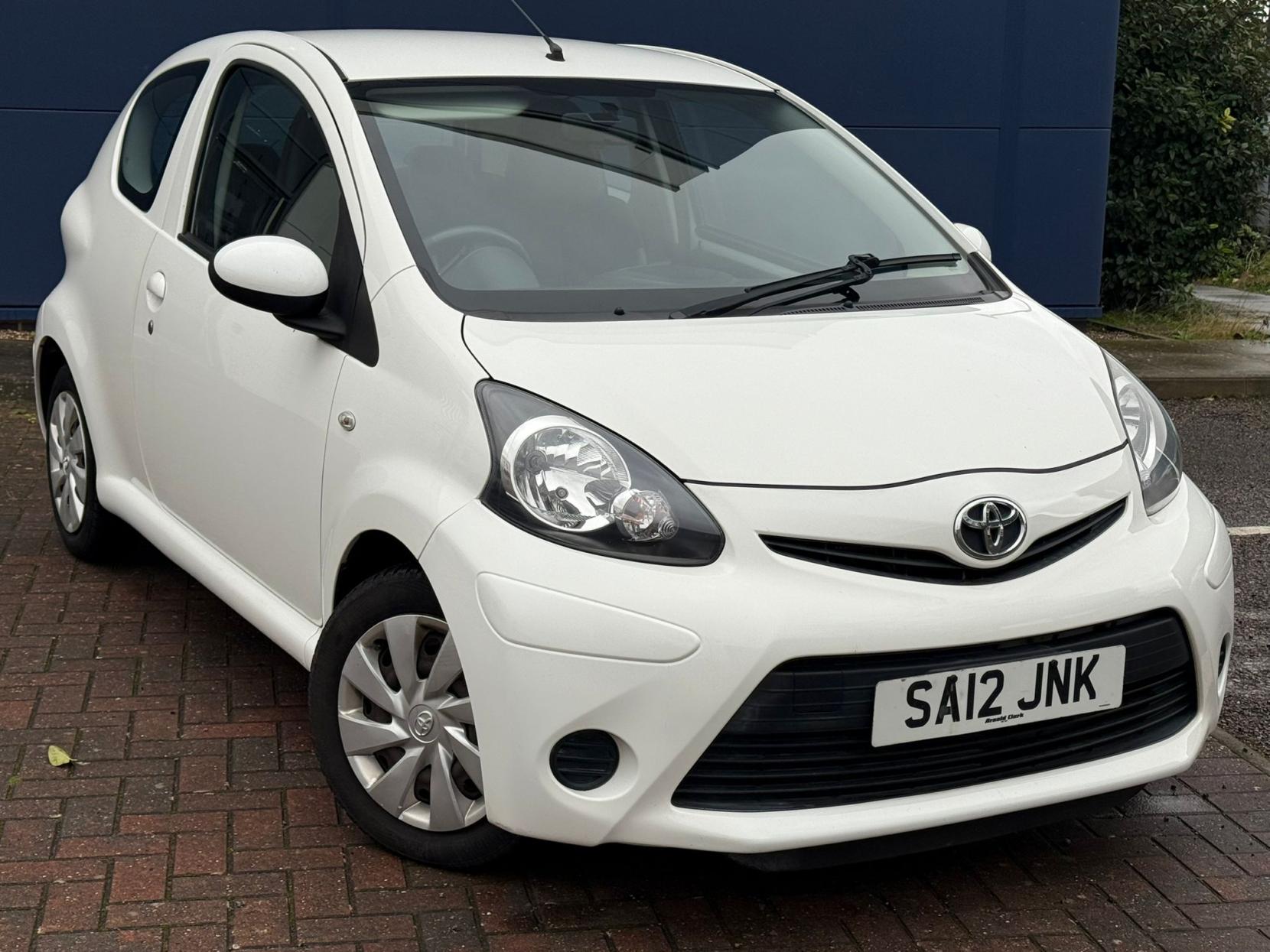 Toyota AYGO 1.0 VVT-i Ice Hatchback 3dr Petrol Manual Euro 5 (67 ps)