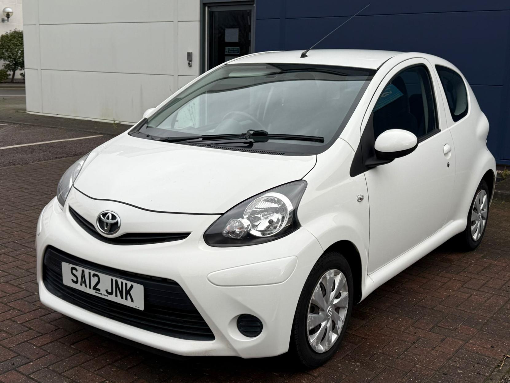 Toyota AYGO 1.0 VVT-i Ice Hatchback 3dr Petrol Manual Euro 5 (67 ps)