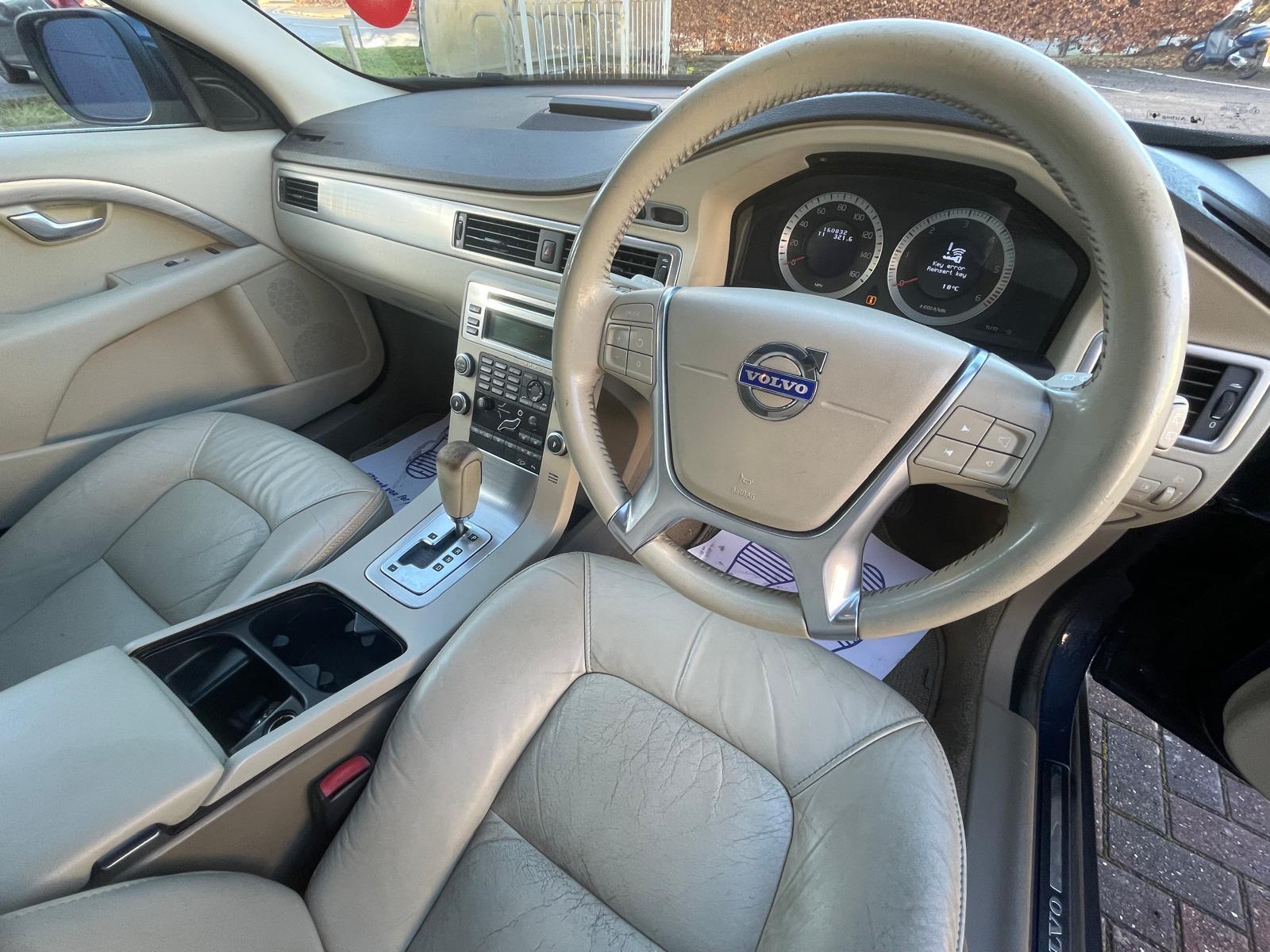 Volvo XC70 2.4 D5 SE Estate 5dr Diesel Geartronic AWD Euro 5 (205 ps)