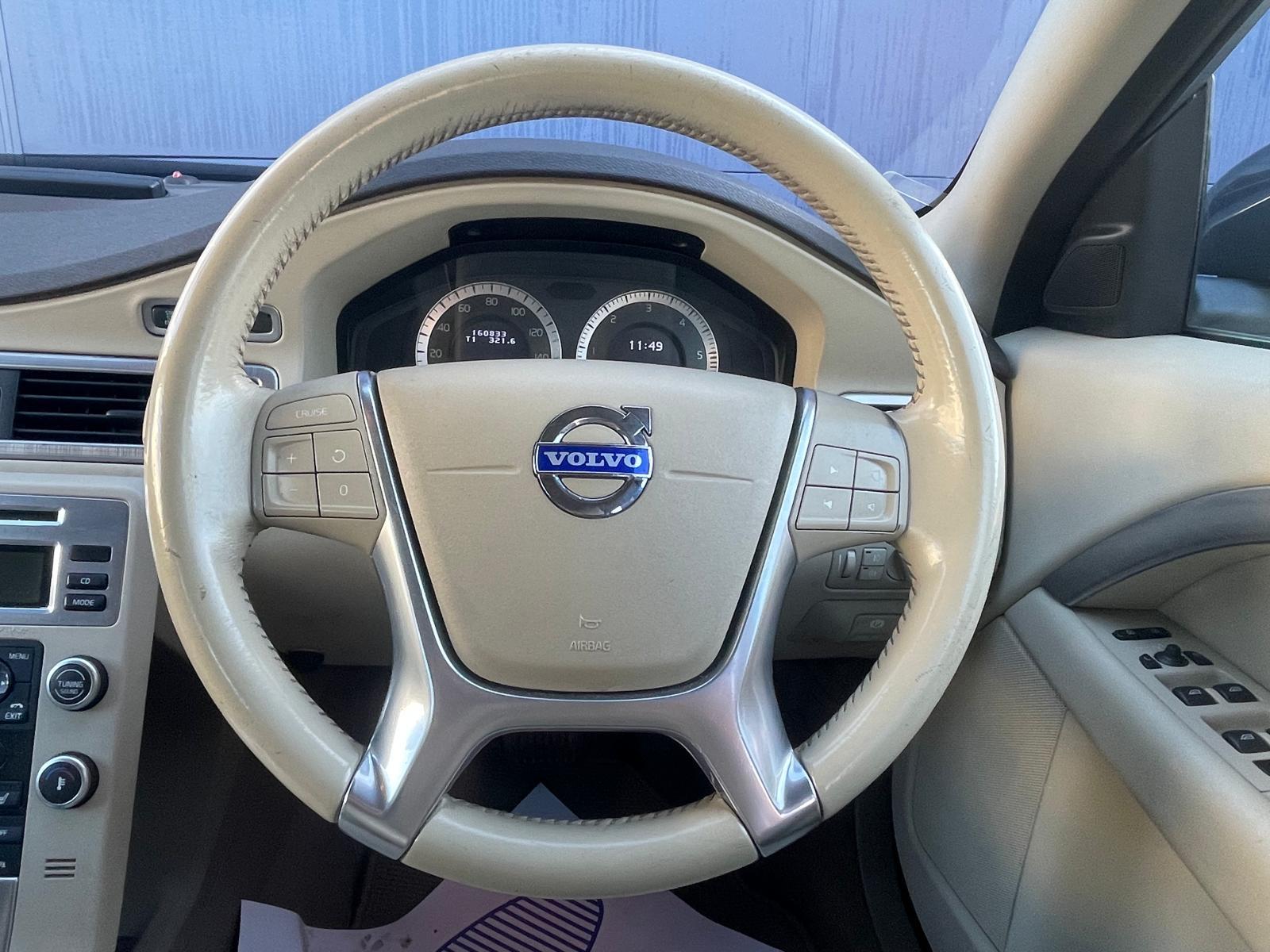 Volvo XC70 2.4 D5 SE Estate 5dr Diesel Geartronic AWD Euro 5 (205 ps)