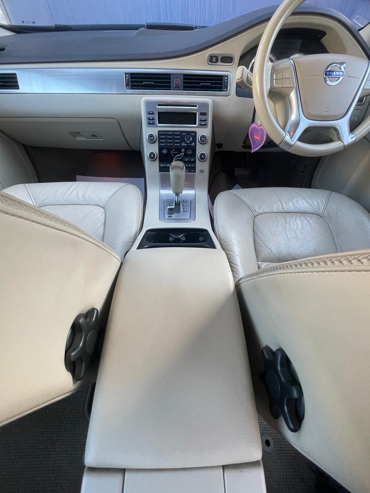 Volvo XC70 2.4 D5 SE Estate 5dr Diesel Geartronic AWD Euro 5 (205 ps)