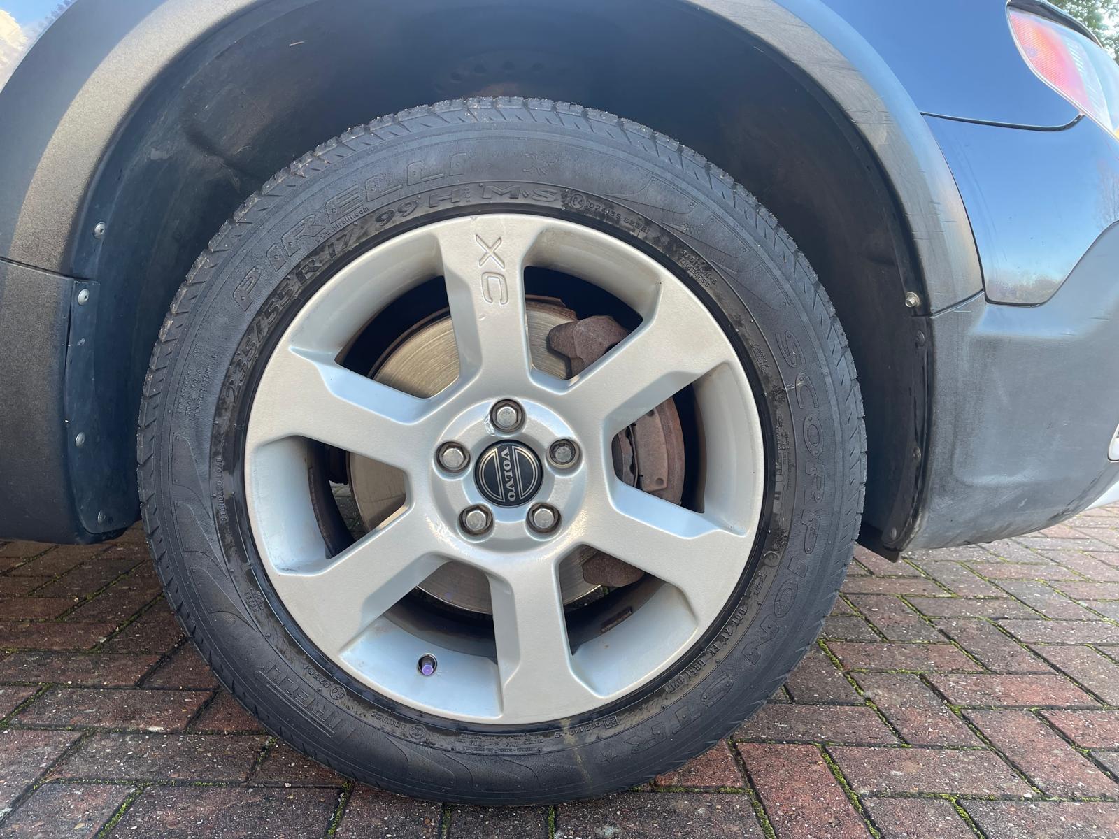 Volvo XC70 2.4 D5 SE Estate 5dr Diesel Geartronic AWD Euro 5 (205 ps)