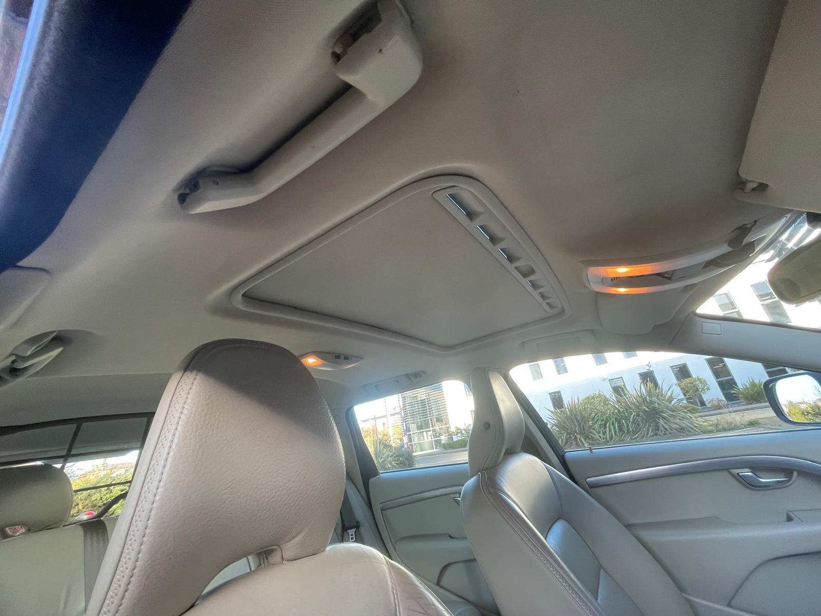 Volvo XC70 2.4 D5 SE Estate 5dr Diesel Geartronic AWD Euro 5 (205 ps)