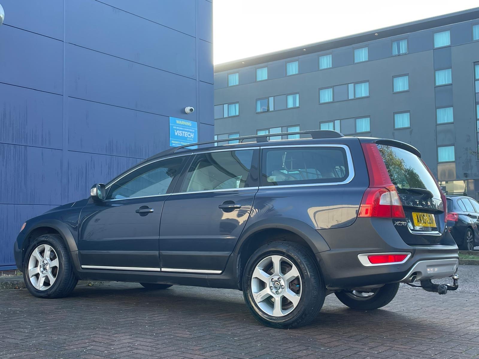 Volvo XC70 2.4 D5 SE Estate 5dr Diesel Geartronic AWD Euro 5 (205 ps)
