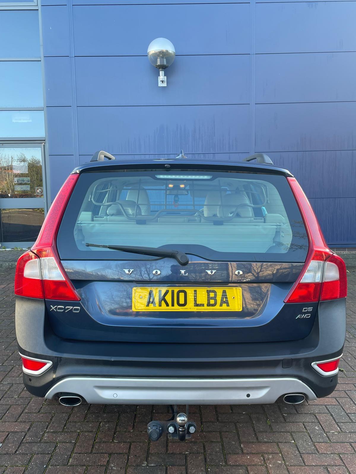 Volvo XC70 2.4 D5 SE Estate 5dr Diesel Geartronic AWD Euro 5 (205 ps)